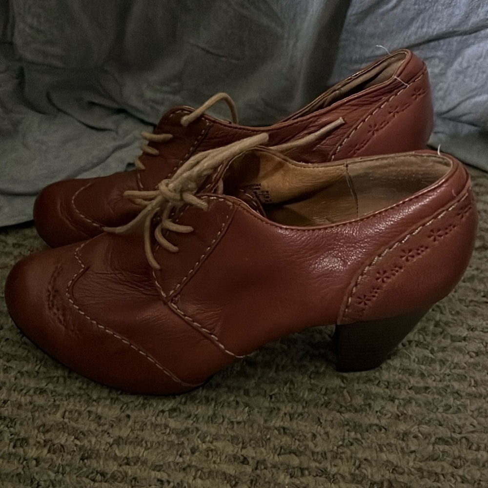 Vintage style fossil healed booties